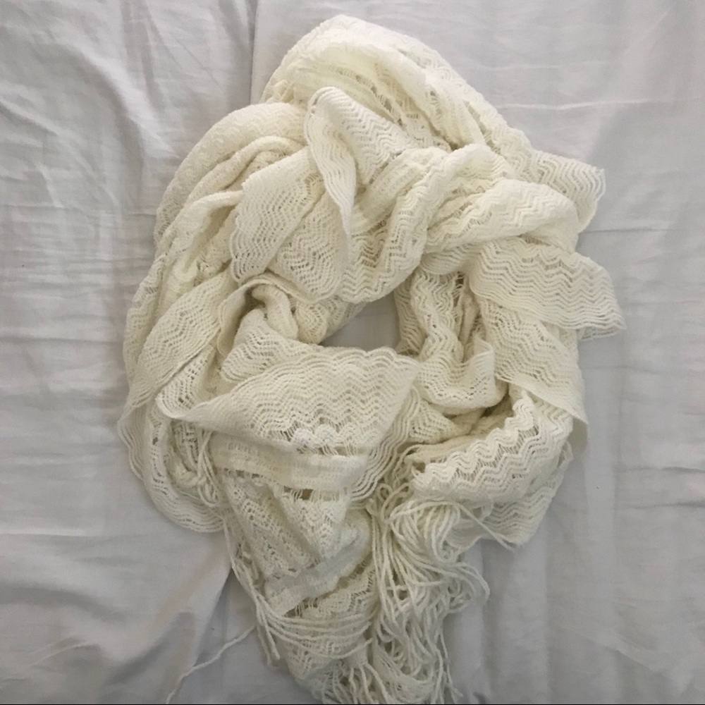 Nordstrom Frenchi White Fringe Scarf